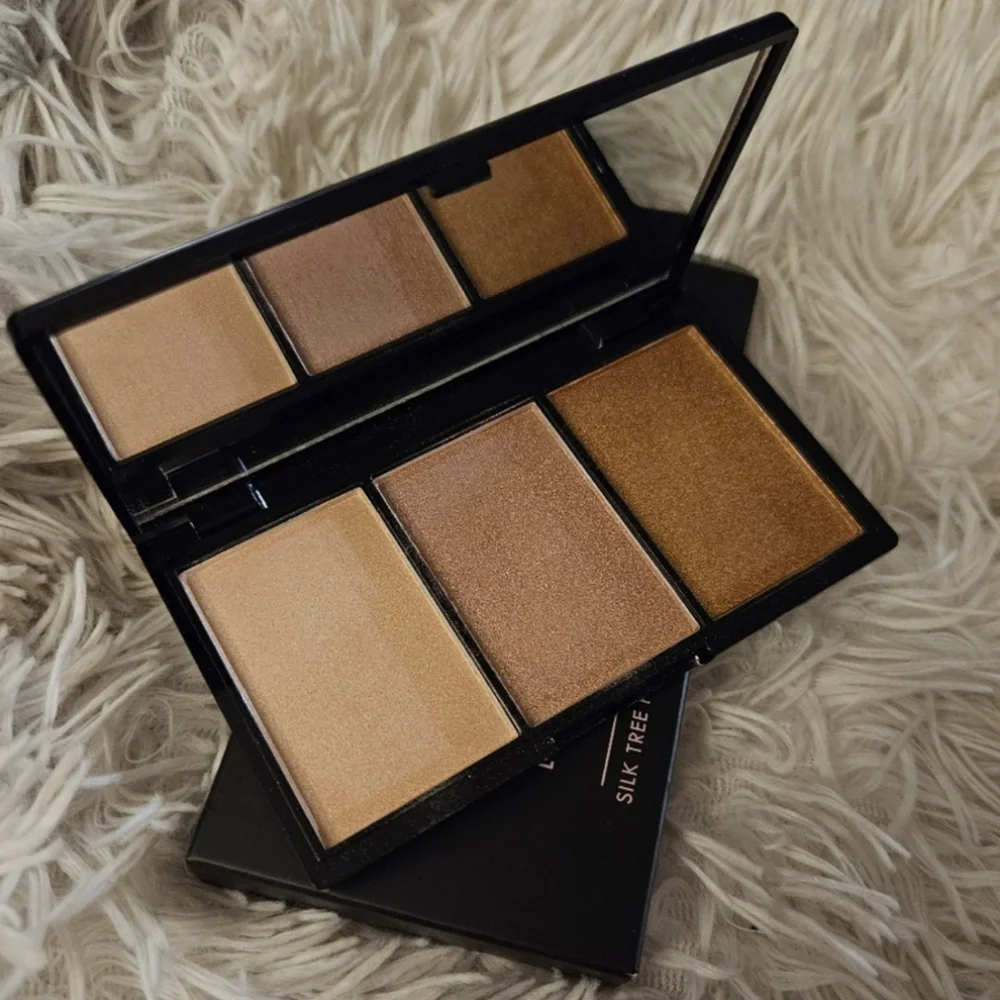 🆕 K❤️Voss Luminous Highlighter Palette - Heye Lighter